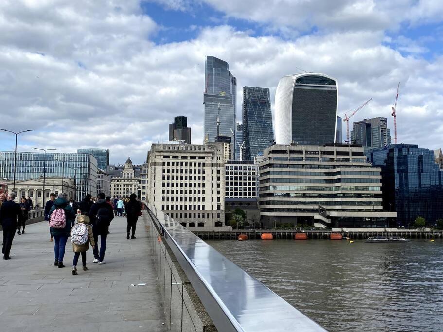 Club White London Bridge One Bedroom Apartment Екстер'єр фото