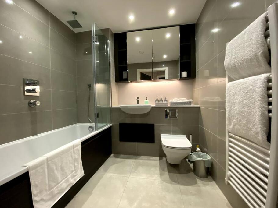 Club White London Bridge One Bedroom Apartment Екстер'єр фото